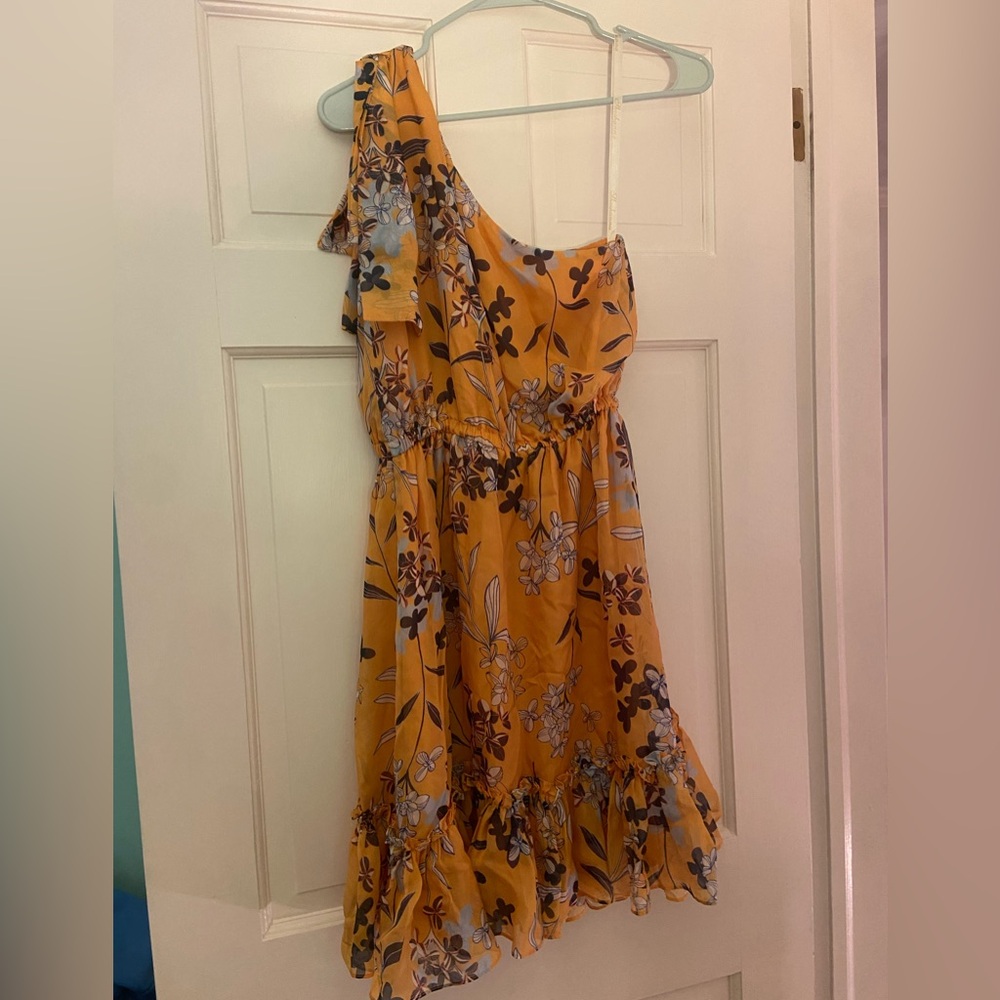 One-shoulder Dress